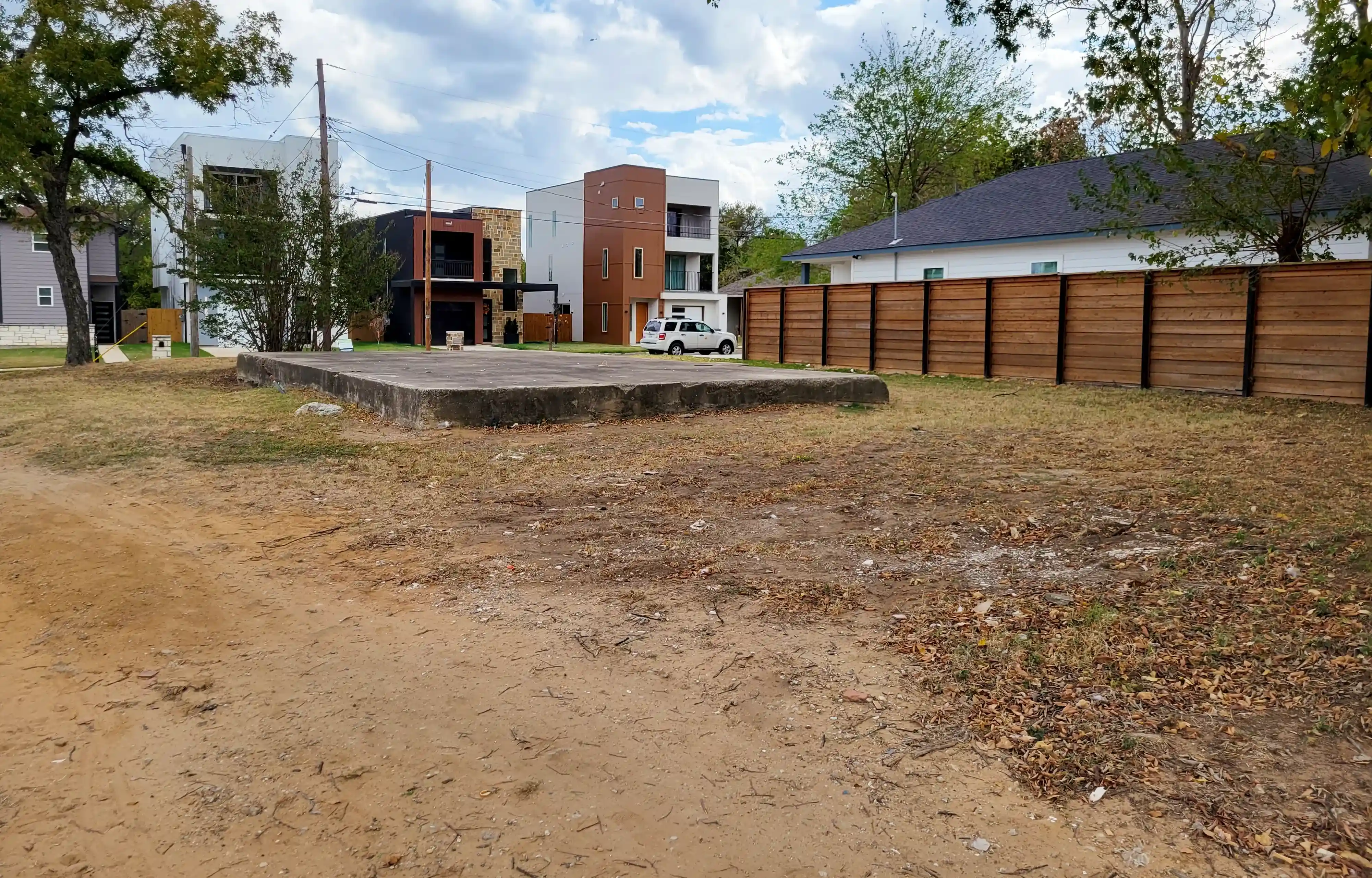 3143 and 3147 Harmon St Dallas 75215